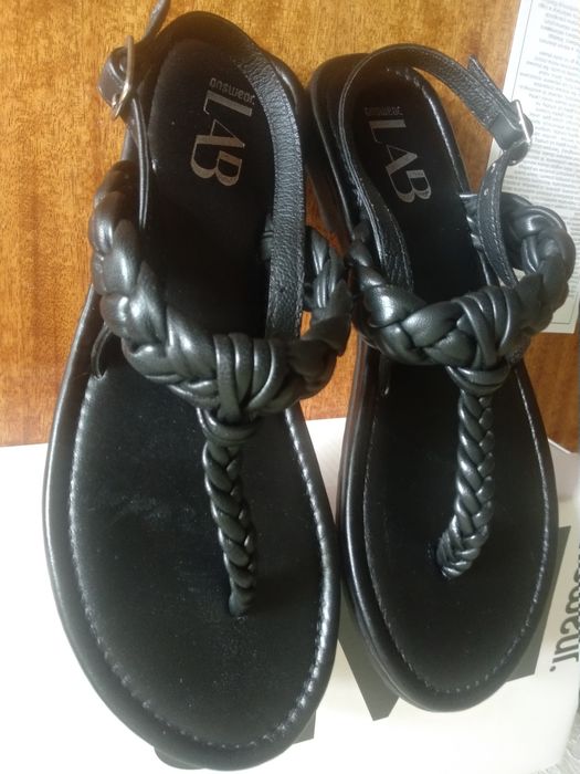 Нові шкіряні босоніжки 37,39