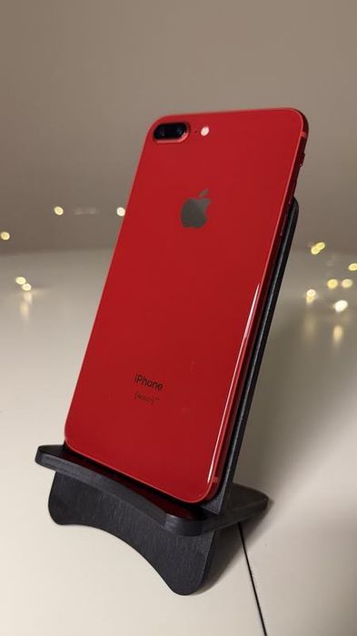 iPhone 8 Plus Red 256GB у відмінному стані, повний заводський комплект, акумулятор 100%.