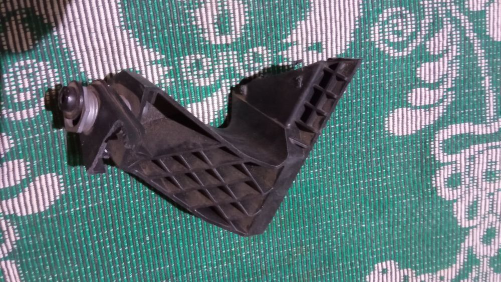 Продаю правую фару,Шкода карок