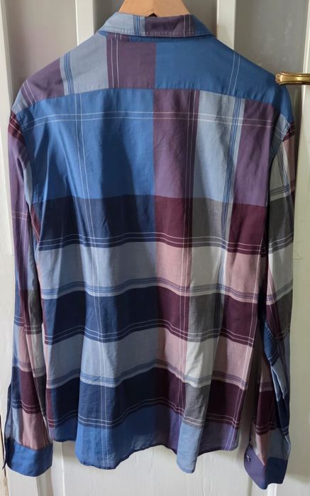 Burberry koszula L krata 100% oryginał nr seryjny

Piekna na lato