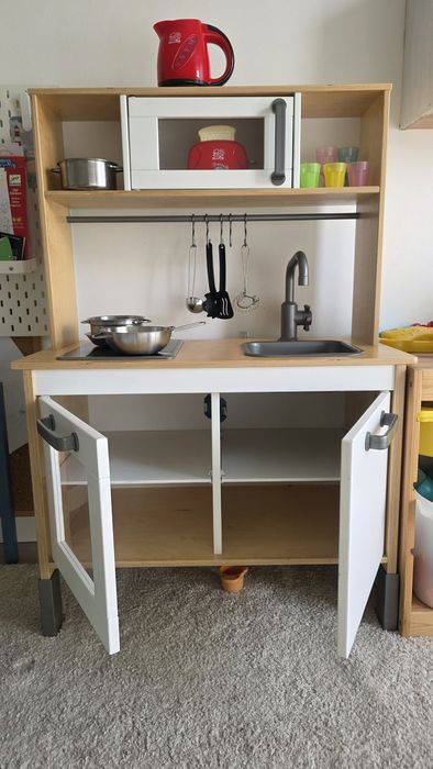 Cozinha infantil madeira IKEA duktig + utensílios