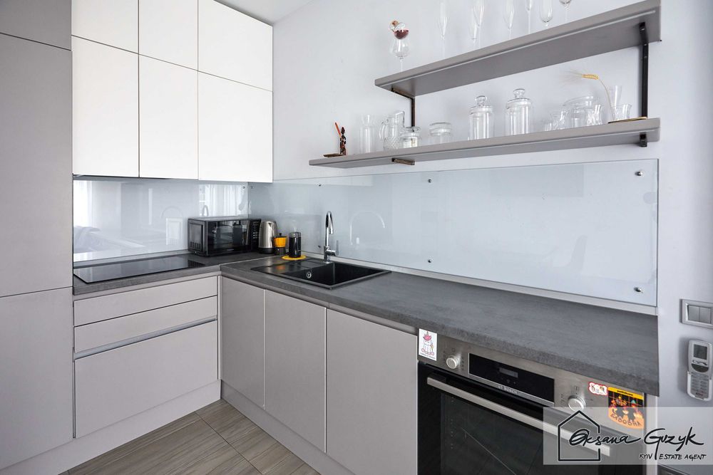 Продаж квартири 45 кв.м. (2 кімнати) ЖК Комфорт Таун, Регенераторна 4, корпус 3, 8-й під'їзд
