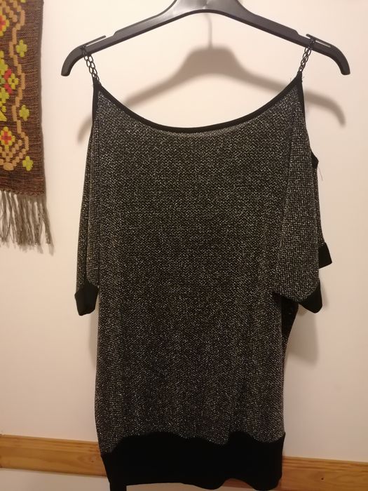 Top preto com efeito brilhante