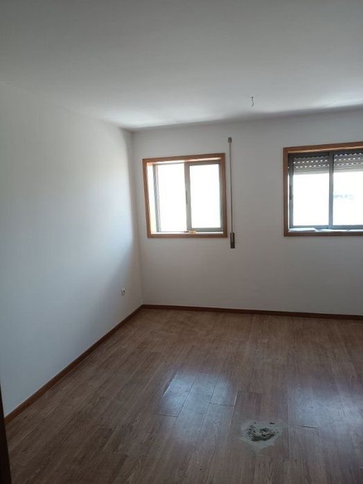 Alugo apartamento t2 em campo sobrado valongo