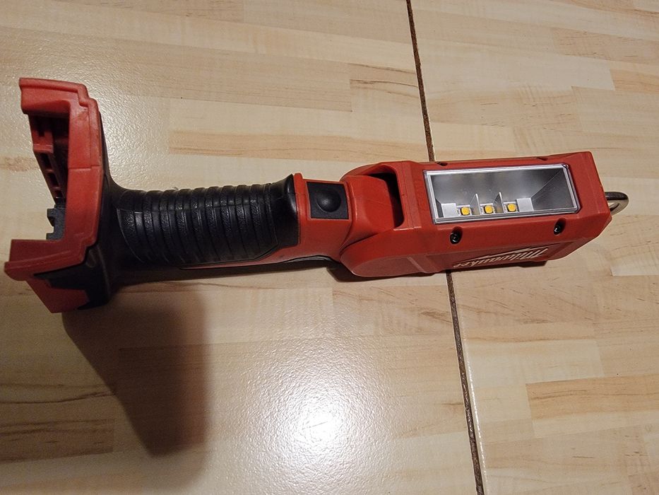 Ліхтарик milwaukee 2352-20