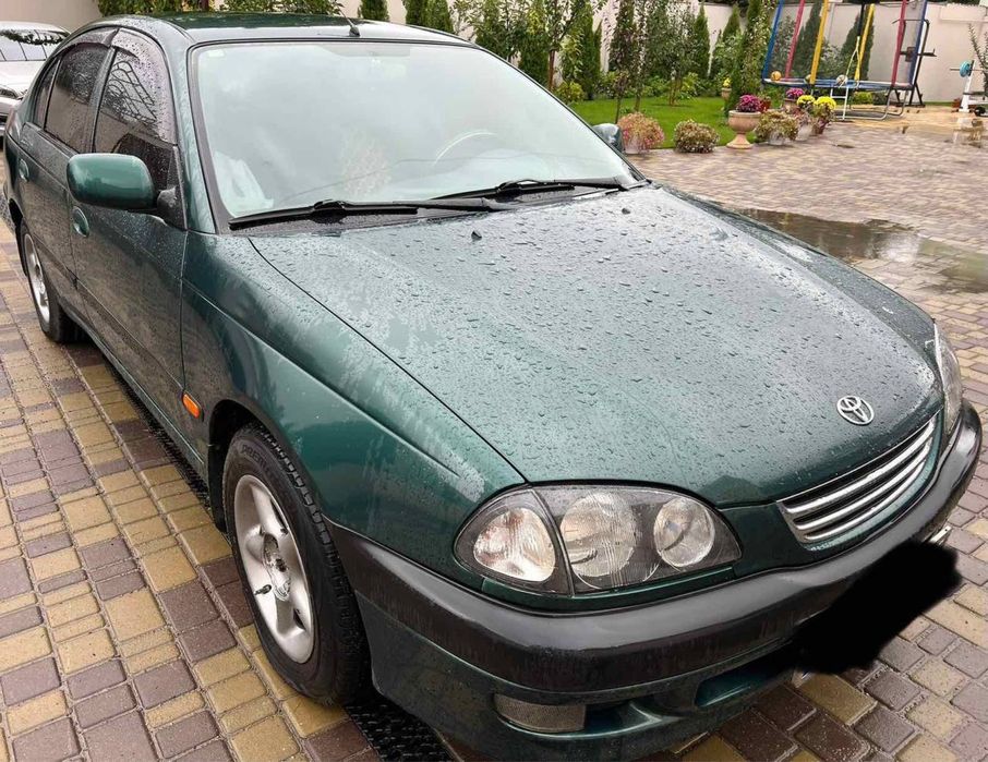 Продам авто Toyota Avensis