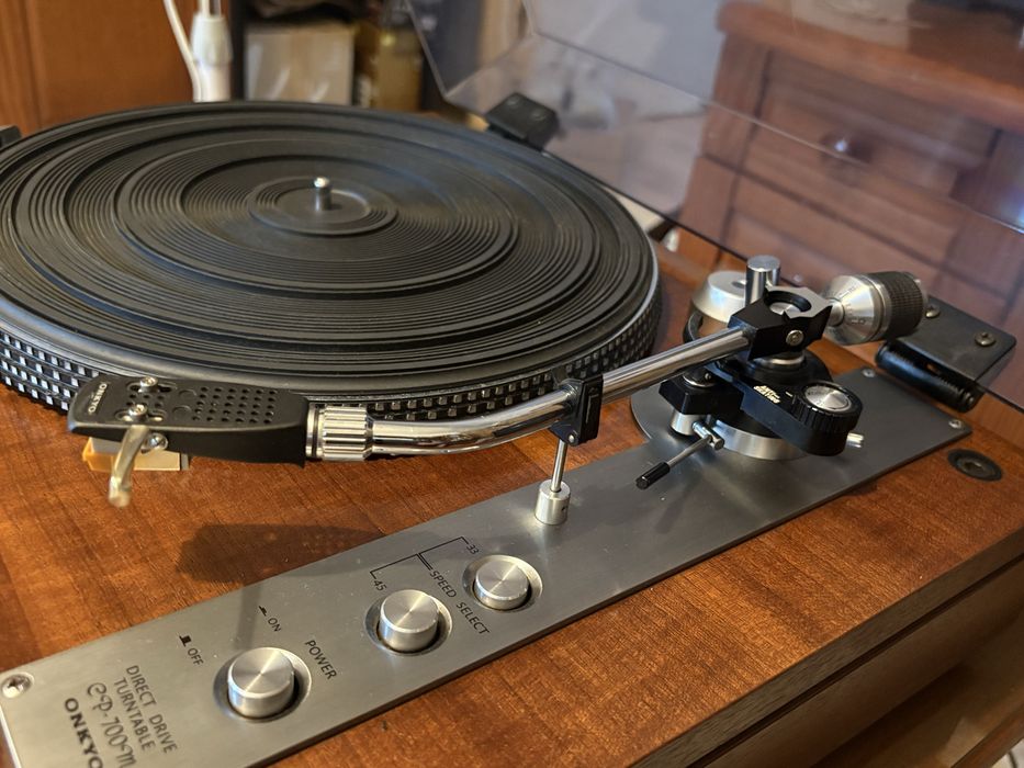 Gira discos Onkyo CP-700 m