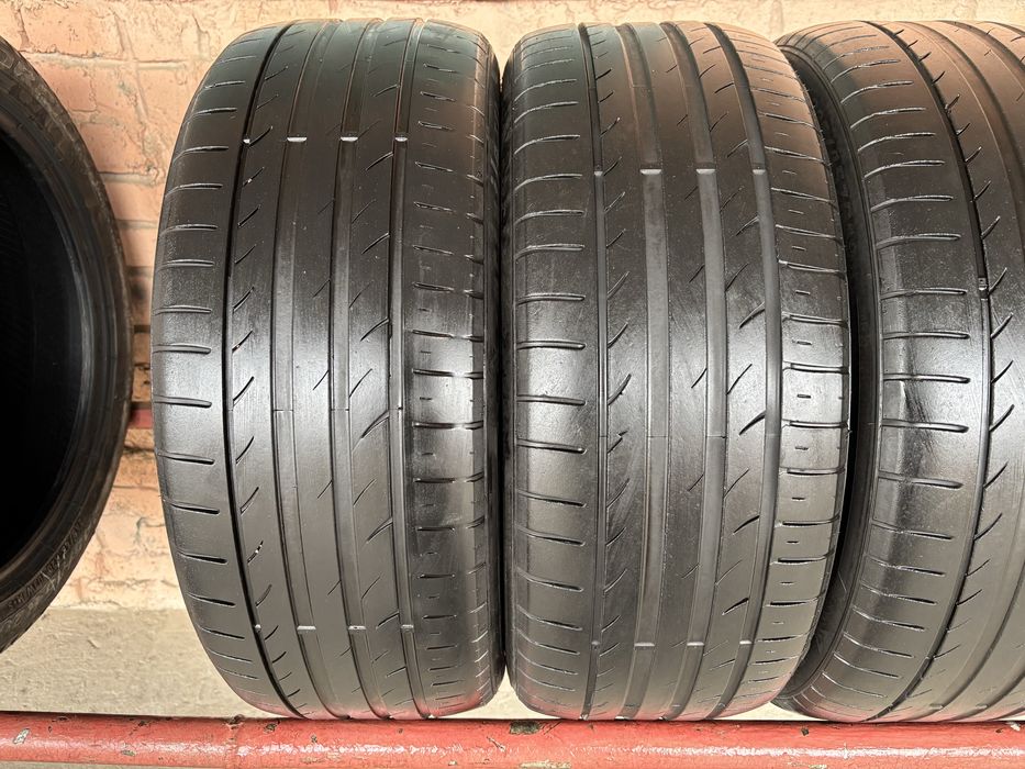 Комплект літніх шин 235/45R19