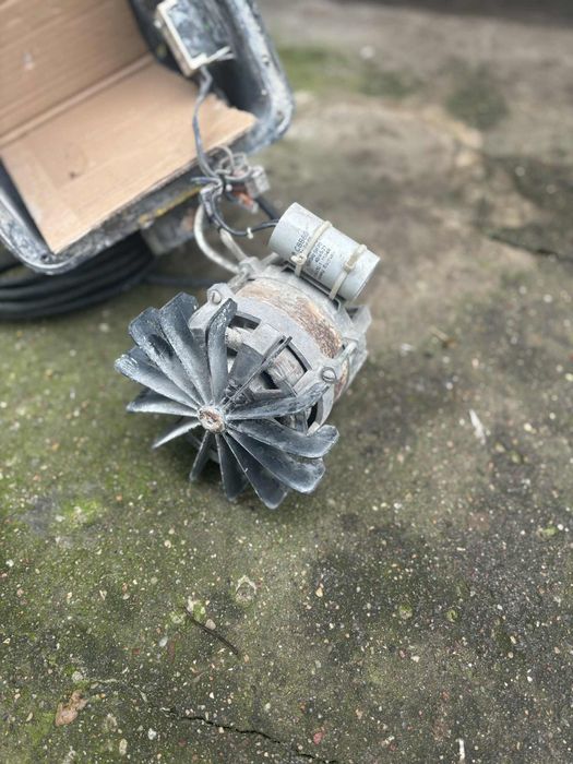 Silnik do betoniarki 230v 700w