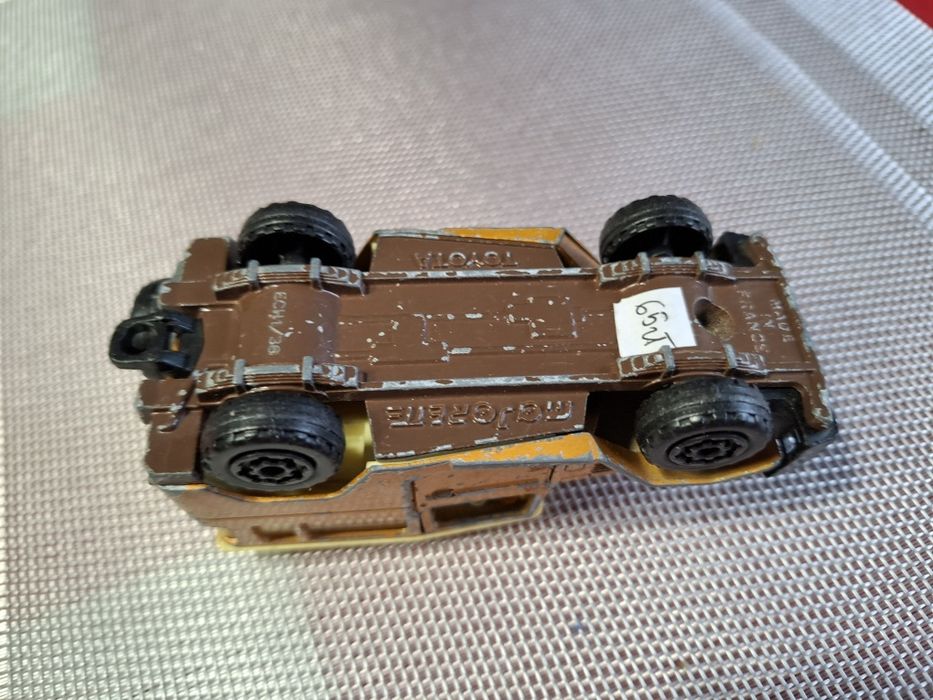 Majorette Toyota skala 1:36