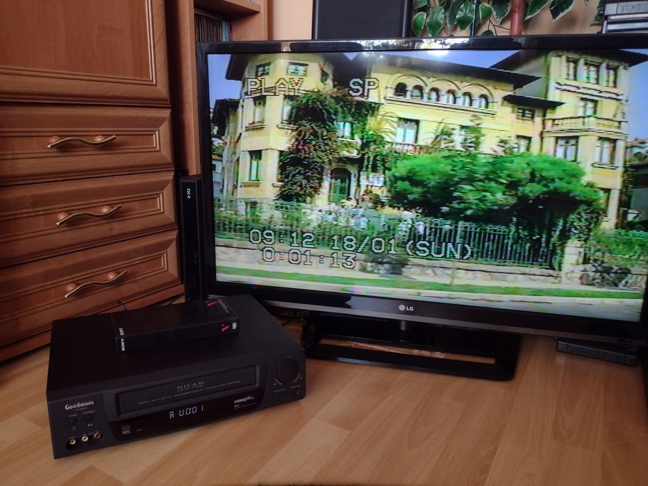 Analogowa nagrywarka VHS Goodmans VN 900