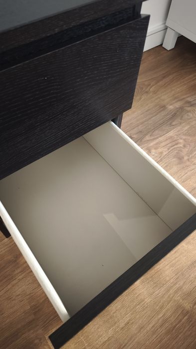 Mesa de cabeceira MALM