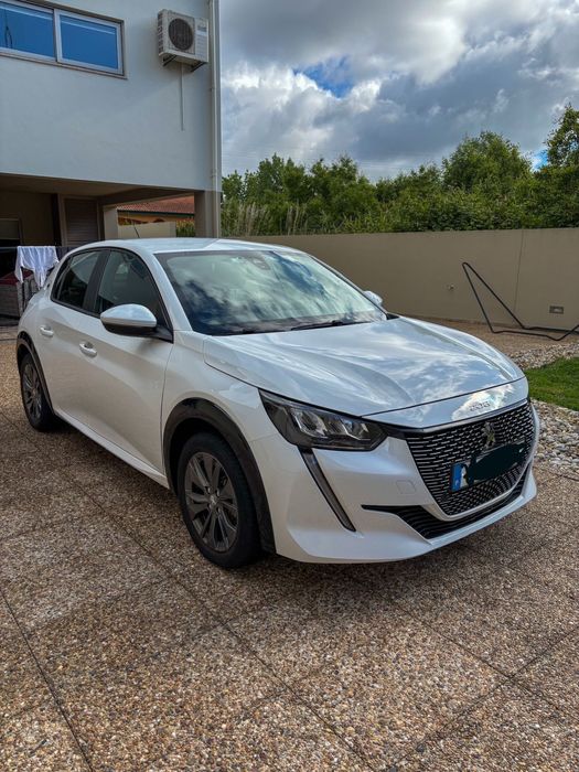 Reservado Peugeot e-208  50kw