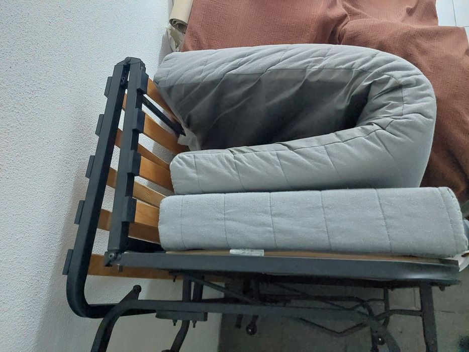 Cama Divã de solteiro