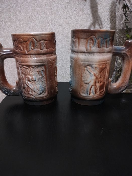 Посуд, чашки, кувшини