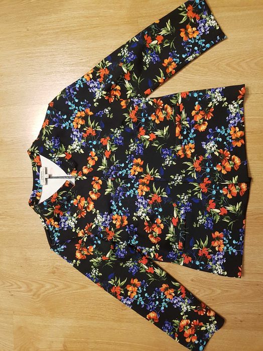 Piękny Żakiet w kwiaty papaya 40