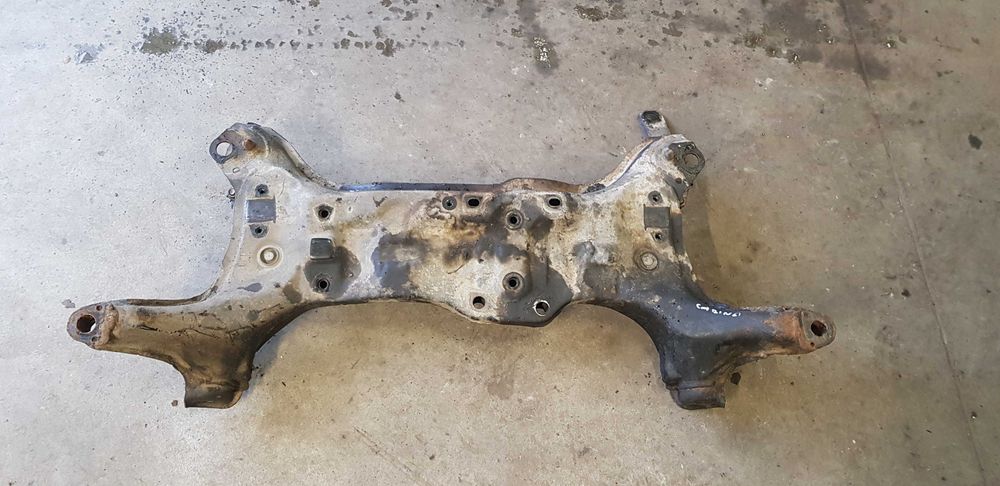 Toyota Carina E T19 Sanki belka zawieszenia przód