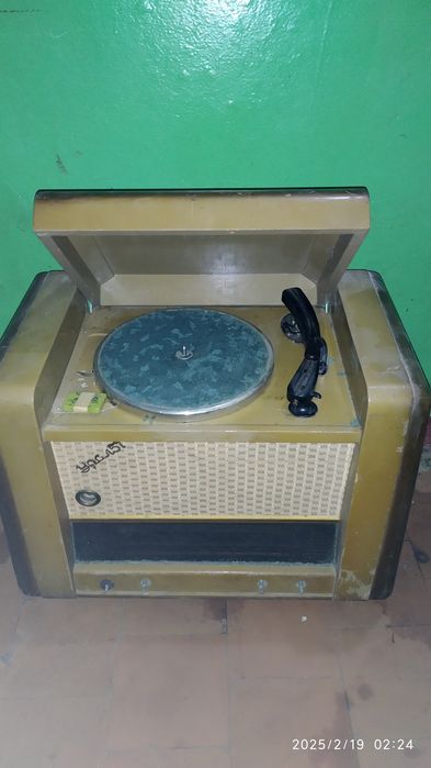 Радіола Урал 57, радіоприймач