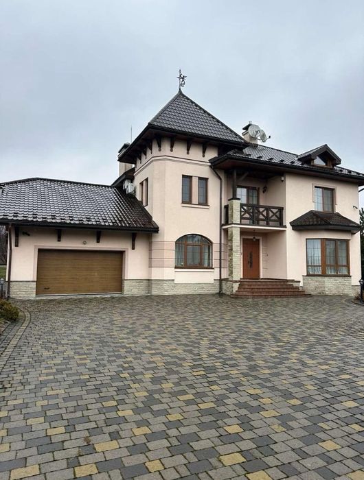 Будинок з ремонтом с. Зашків