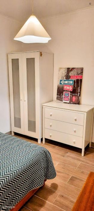 Quarto - localizado em Estrela Lisbon