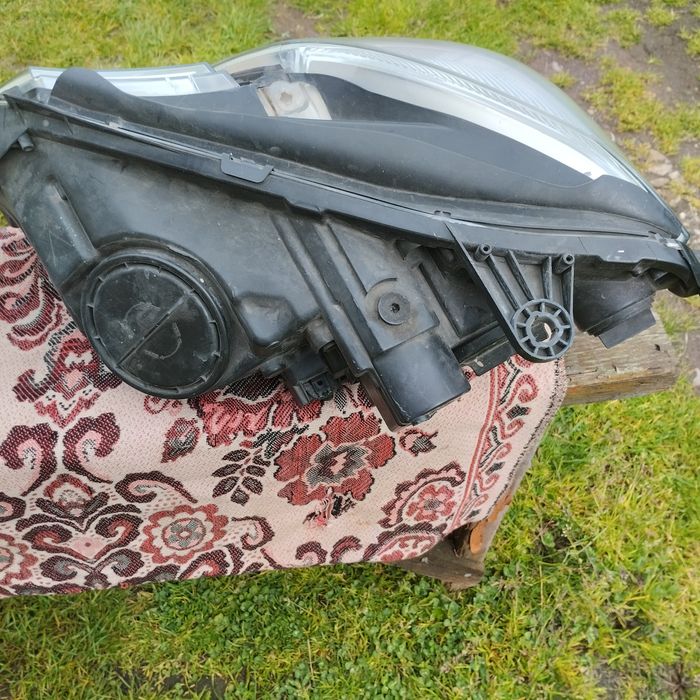 Фари Mercedes w212 в нормальному стані