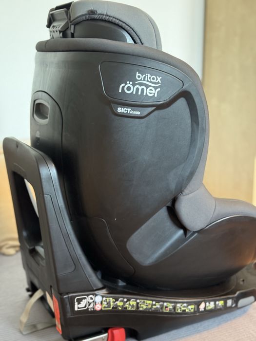 Britax Römer Dualfix M Plus obrotowy fotelik