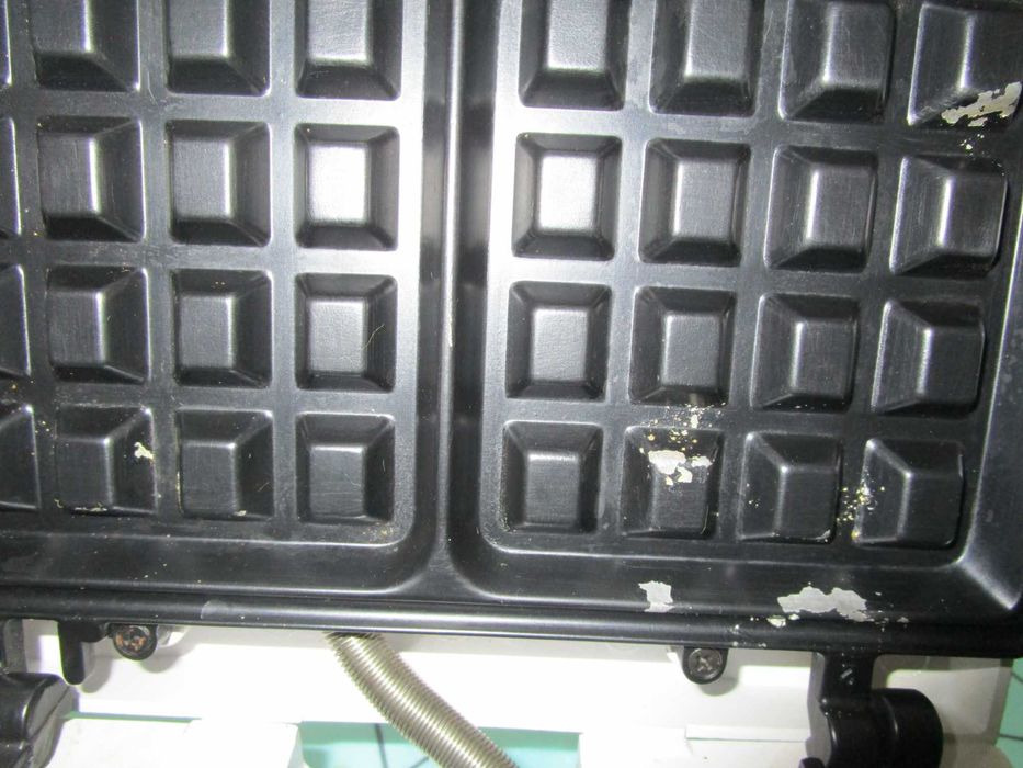 Waffle maker, fully functional but with some use.64550449795074123