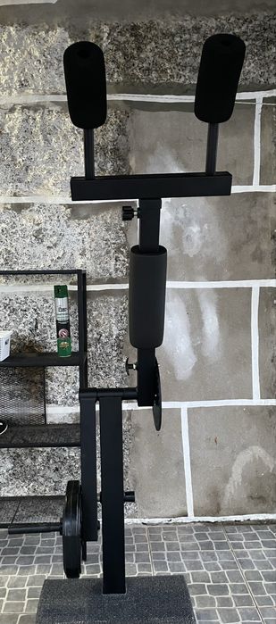 Vendo maquina de agachamento e triceps