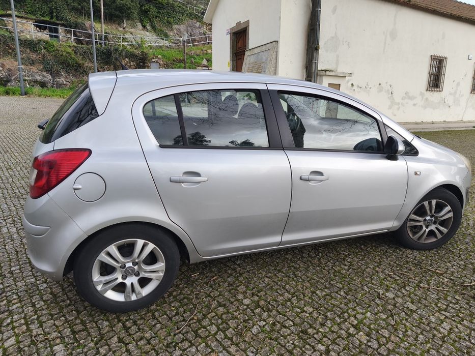 Opel corsa usado de 2011