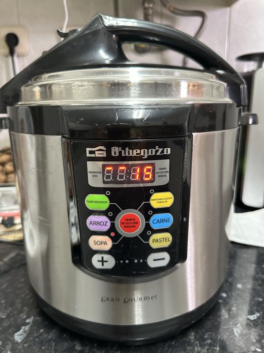 Panela eletrica pouco usada