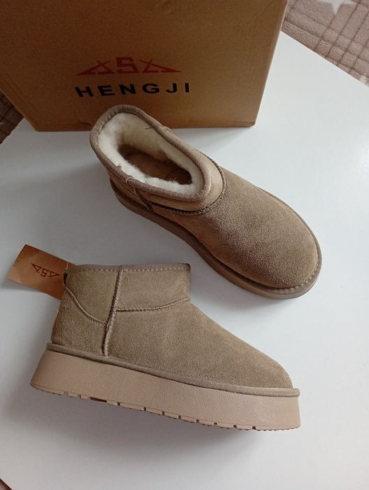 Уггі жіночі натуральні 39