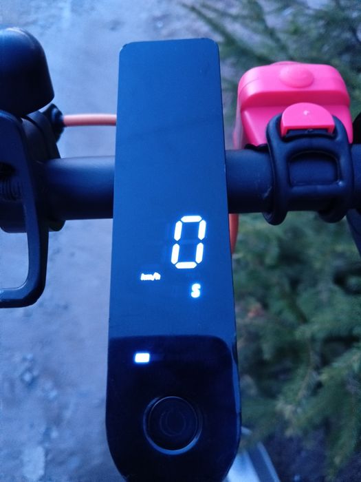 Hulajnoga elektryczna Xiaomi Mi Electric Scooter 3 Grey
Dodaj do koszy