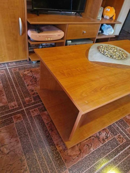 Móvel + Mesa de sala