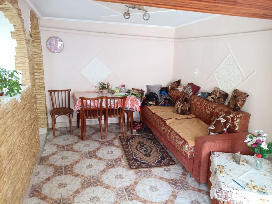 Будинок на дві сім'ї в передмісті Берегова