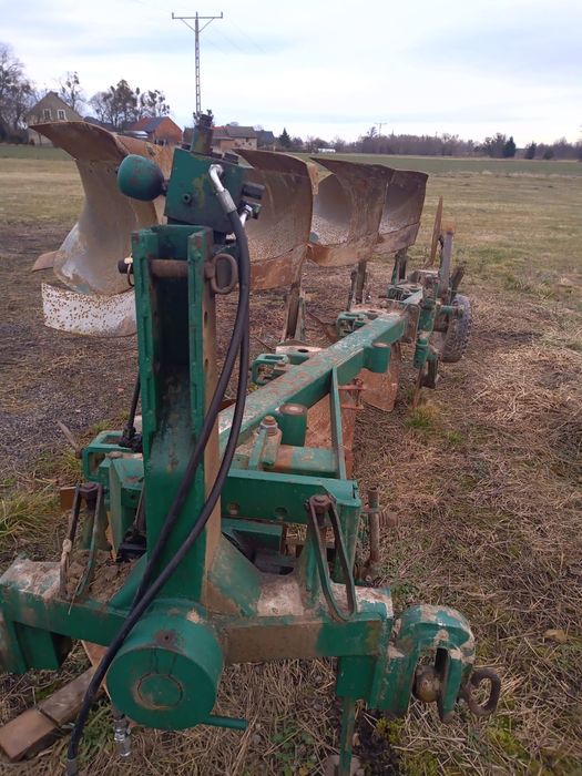 Pług 4-skibowy obrotowy