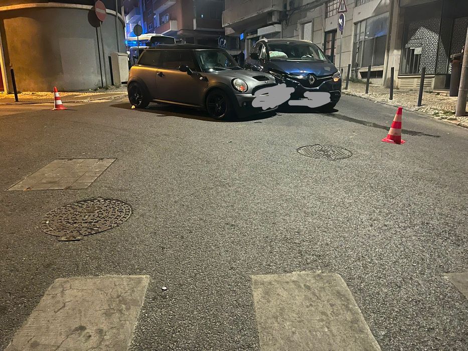 Vendo salvado carro