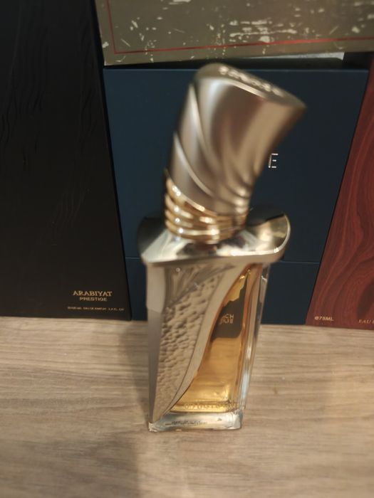 French Avenue Obsidian – Nowość 2025 | Orientalny Unikat (Tylko psik t