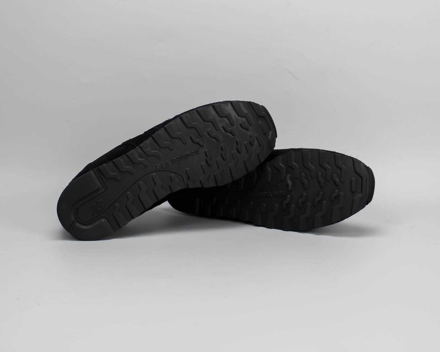 Крутые замшевые кроссовки New Balance 373.39 размер