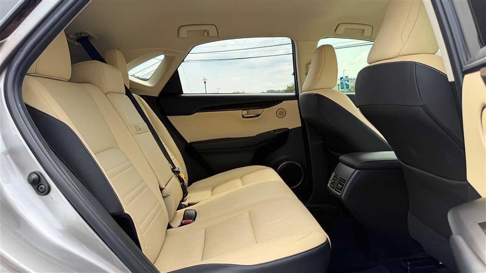 Lexus NX 300h      2020