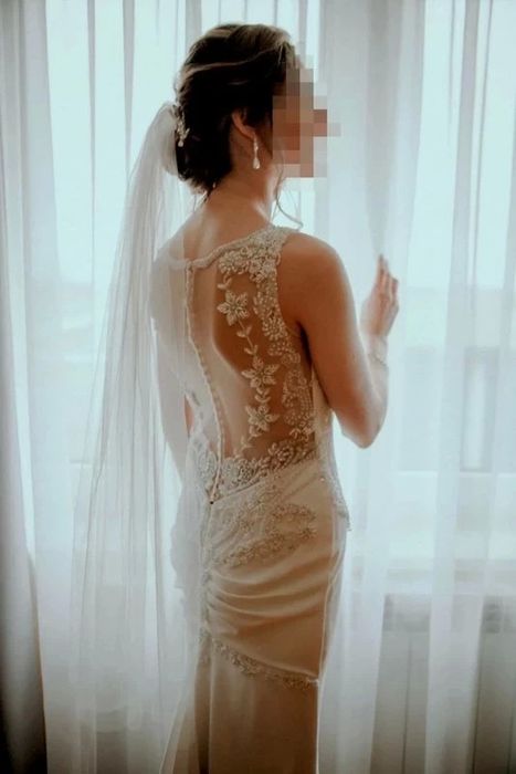 Suknia ślubna ILSACO, syrena, tren, ecru.