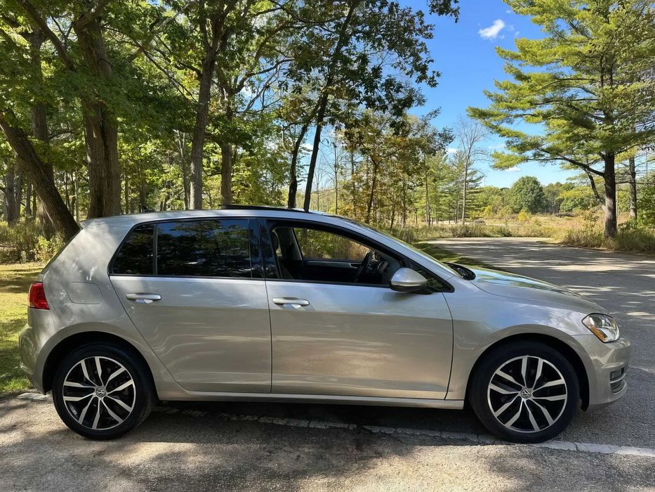 Volkswagen Golf      2017