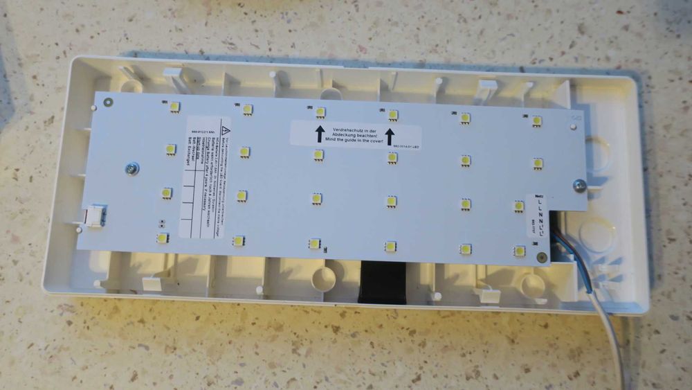 Oprawa oświetlenie awaryjne ewakuacyjne LED