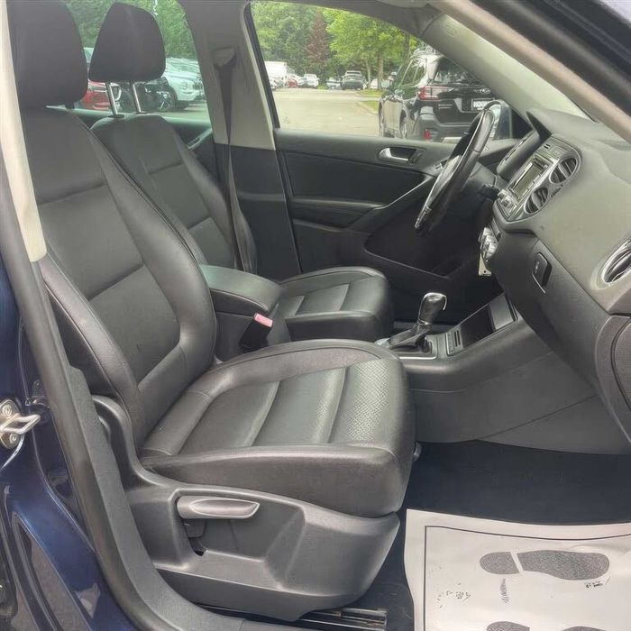 Volkswagen Tiguan SE 4Motion      2013