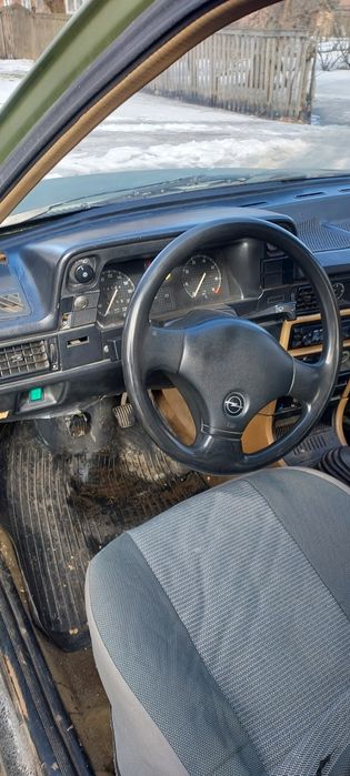 Opel kadet 1986 інжектор 1.8