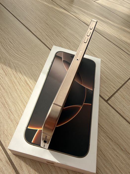 Продам iPhone 16 Pro Max 256 Neverlock Desert Titanium