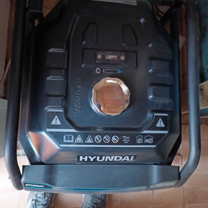 Продам бензиновий генератор  Hyundai HHY 3050FE