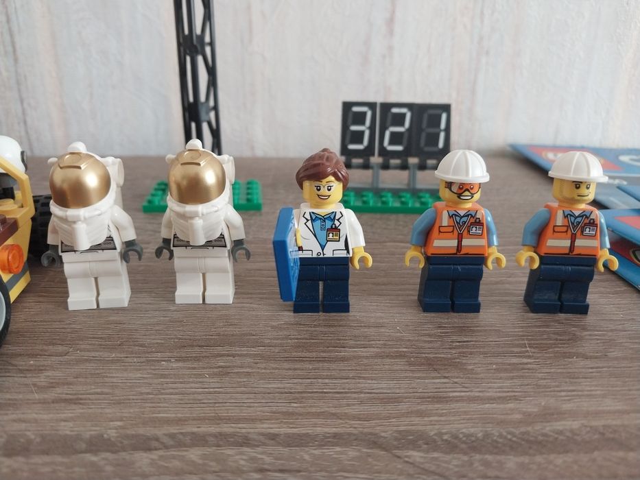 Продам Лего Космопорт