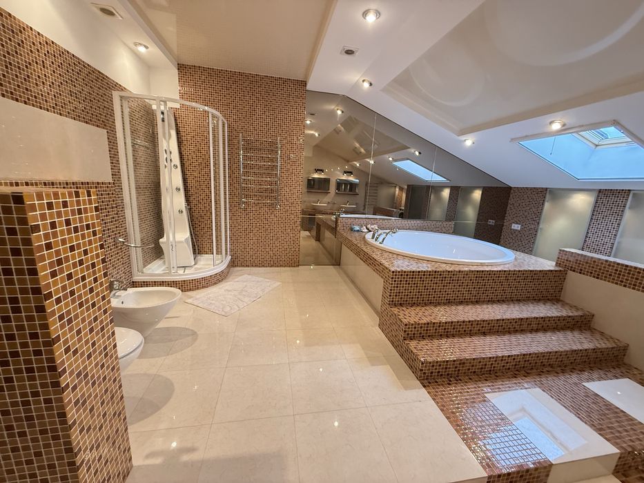 Аренда крупногабаритной 3-ки Сухой фонтан