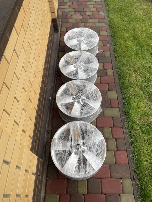 ПРОДАМ R17 5/112 Шкода Oktavia , Syperb и т,д