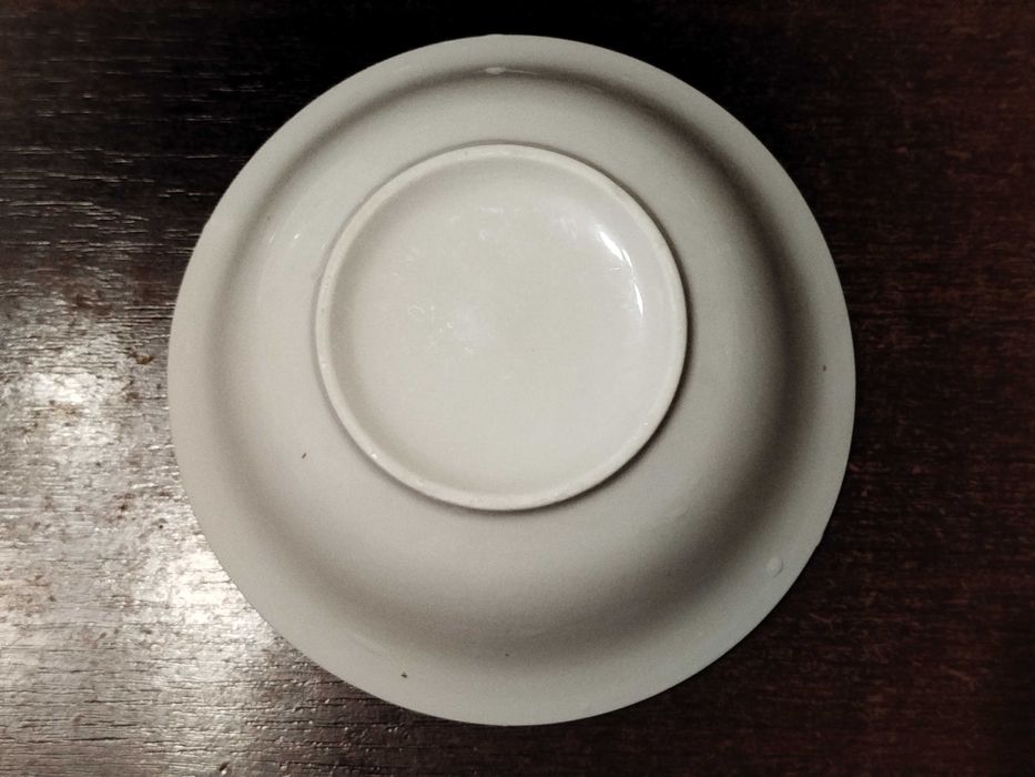 Набор пиал тарелок